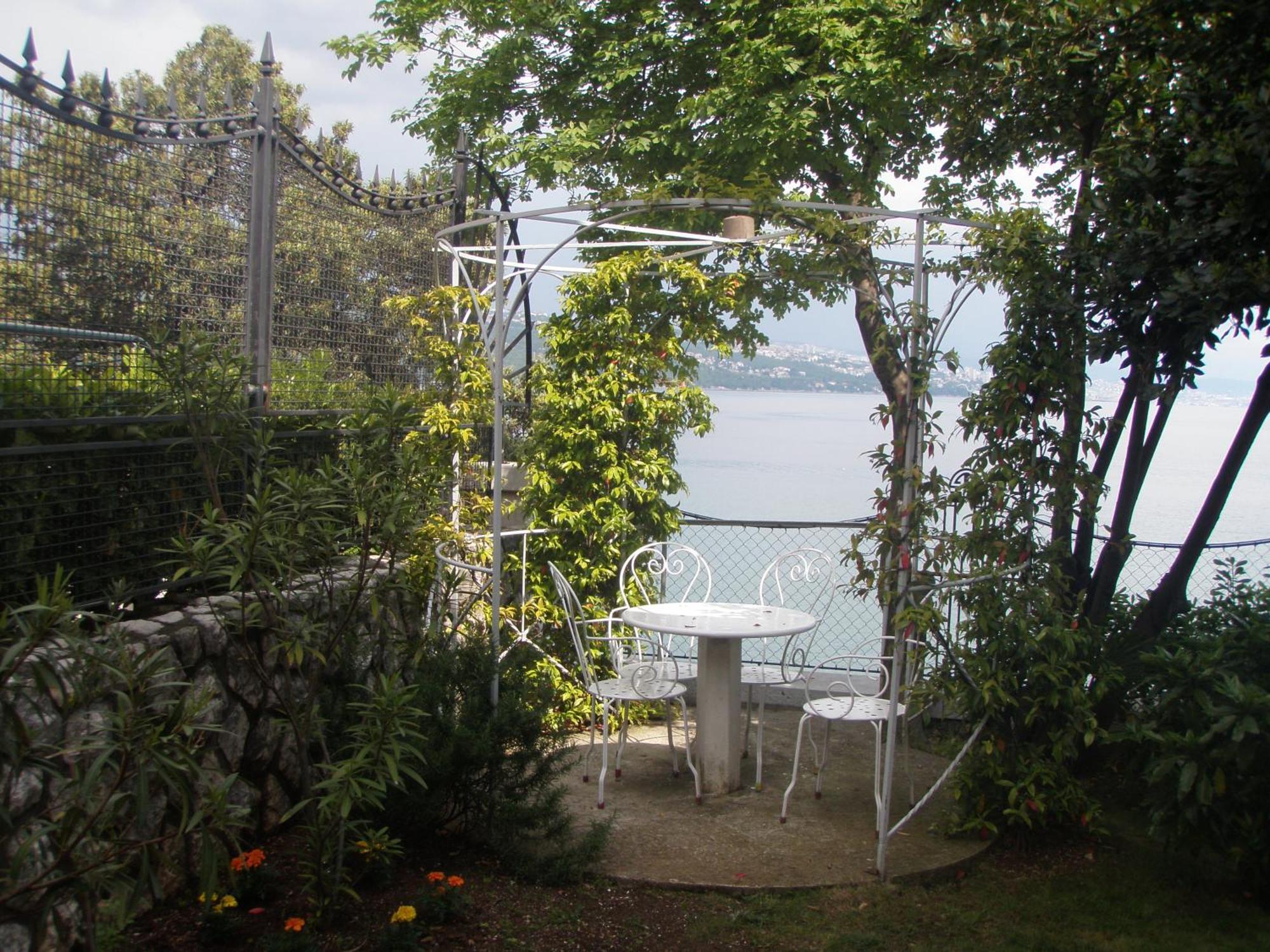 By The Sea Apartment